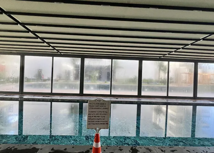 Ocean - Pool & Sea דירה *