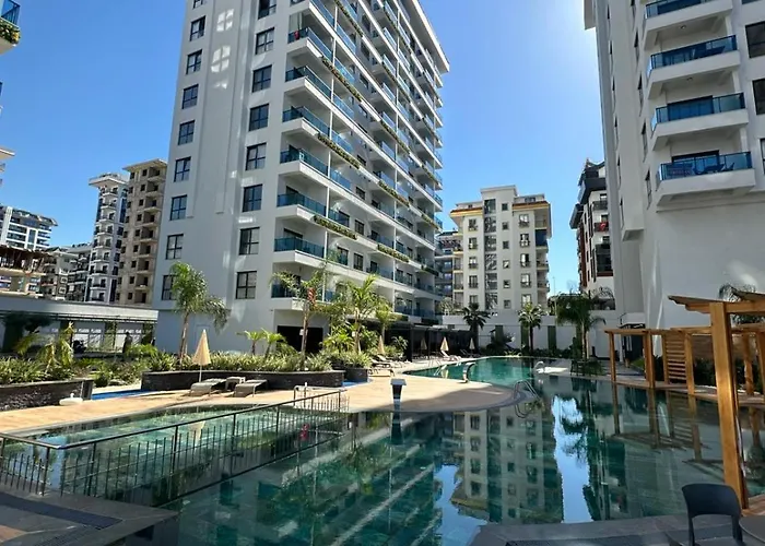 Ocean - Pool & Sea * אלאניה