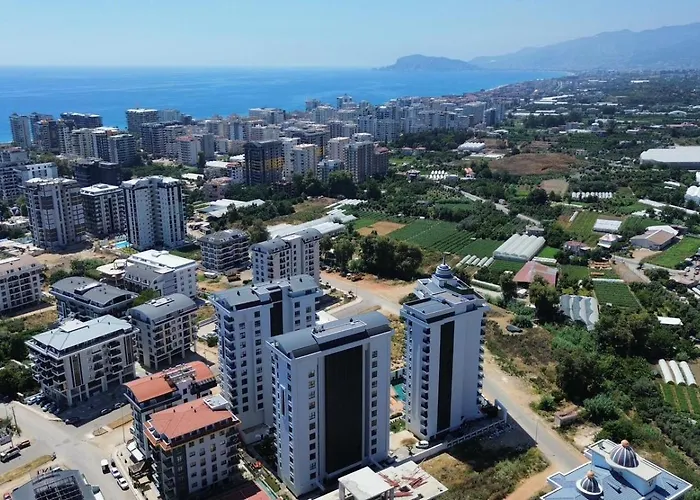 Ocean - Pool & Sea אלאניה